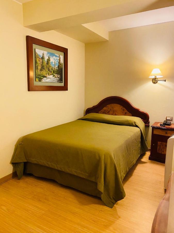 Hotel Continental Lima Bagian luar foto