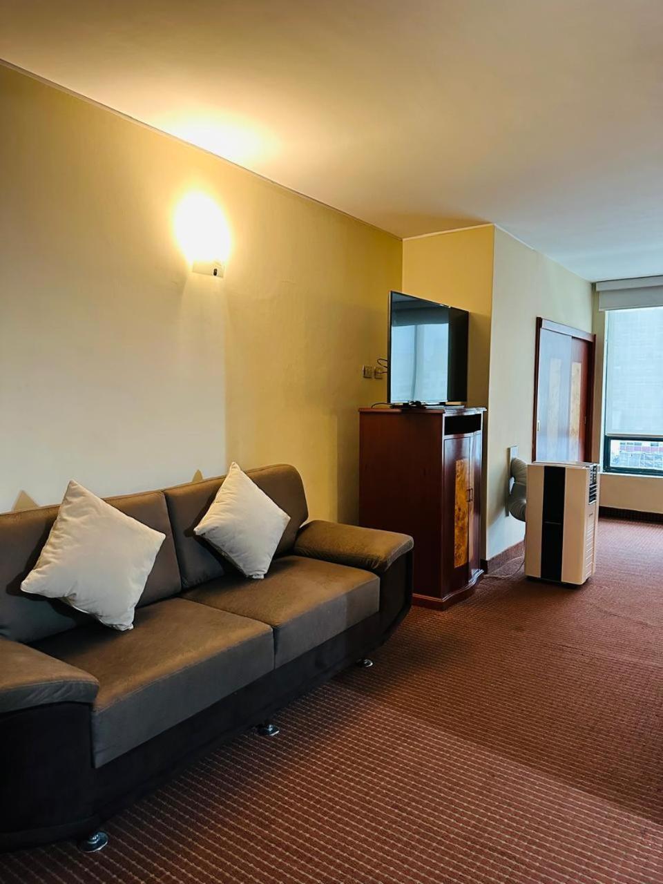Hotel Continental Lima Bagian luar foto