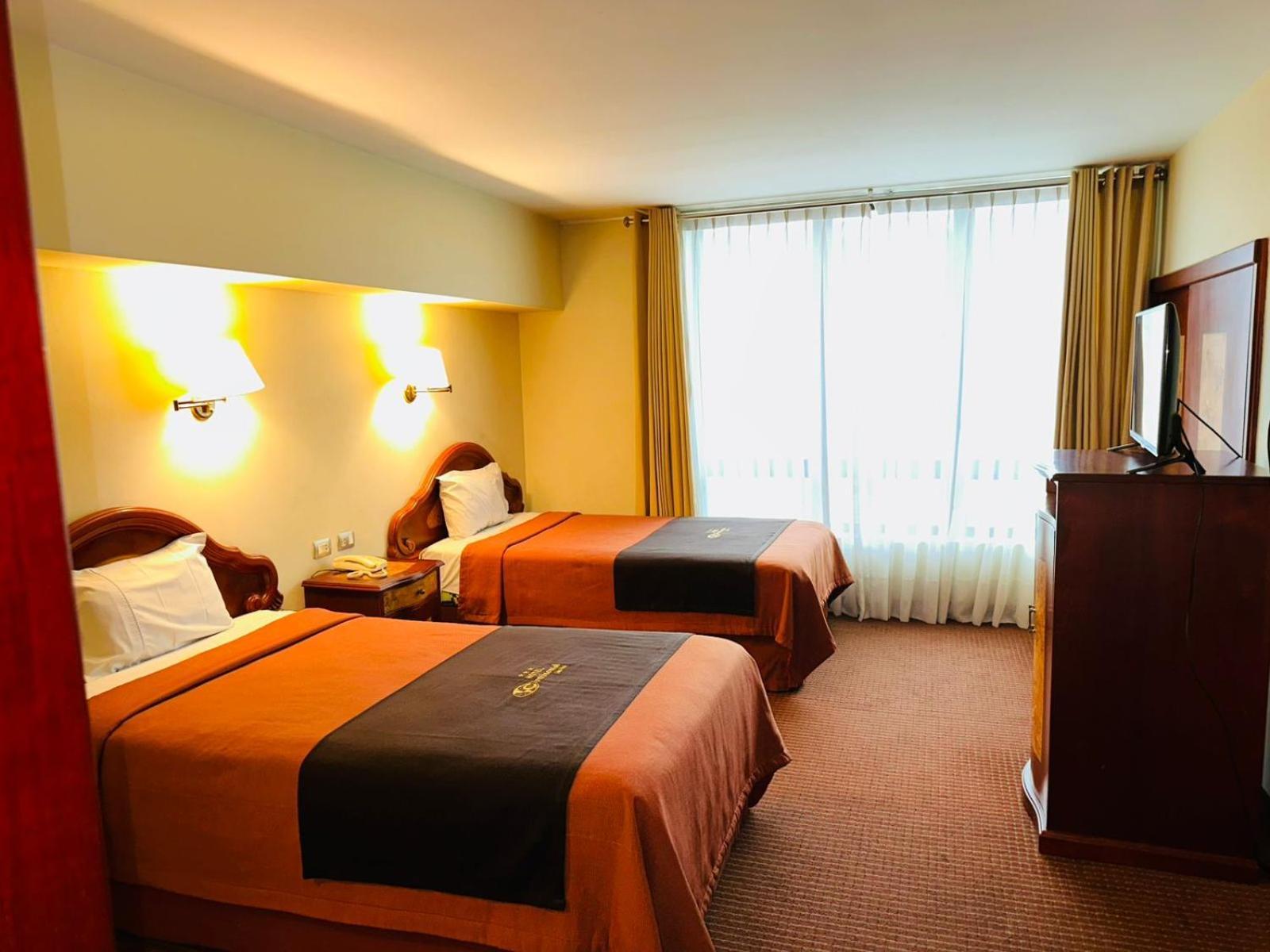 Hotel Continental Lima Bagian luar foto