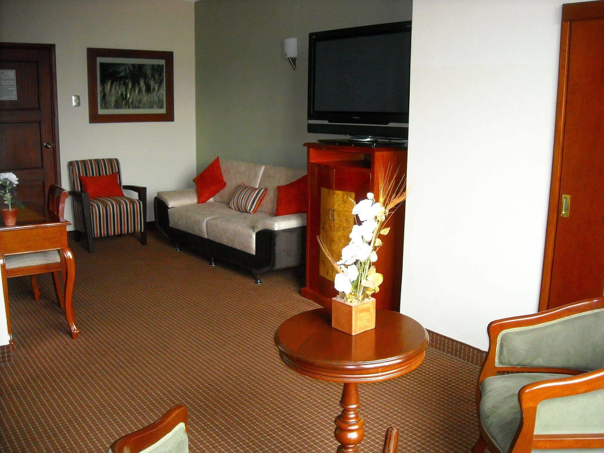 Hotel Continental Lima Bagian luar foto