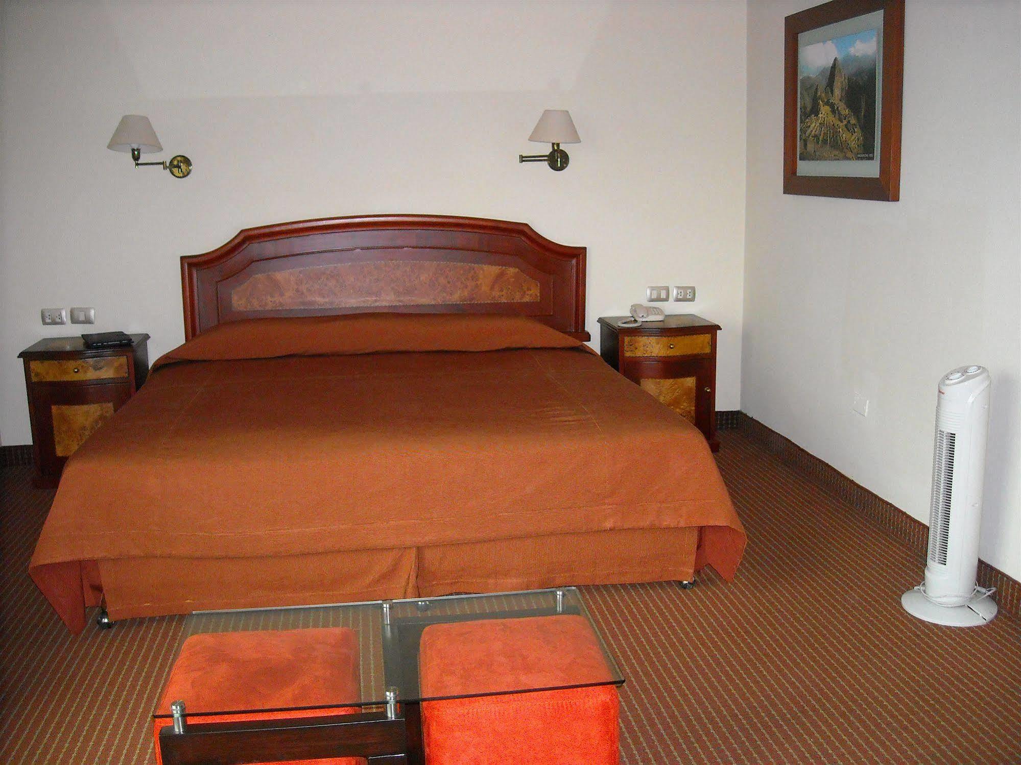 Hotel Continental Lima Bagian luar foto